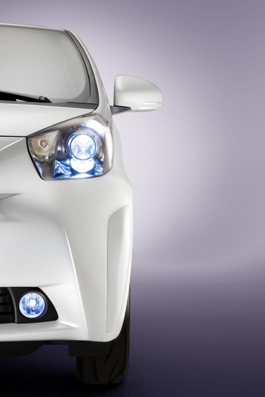  Toyota iQ 2008 года  (фото 18 из 225)